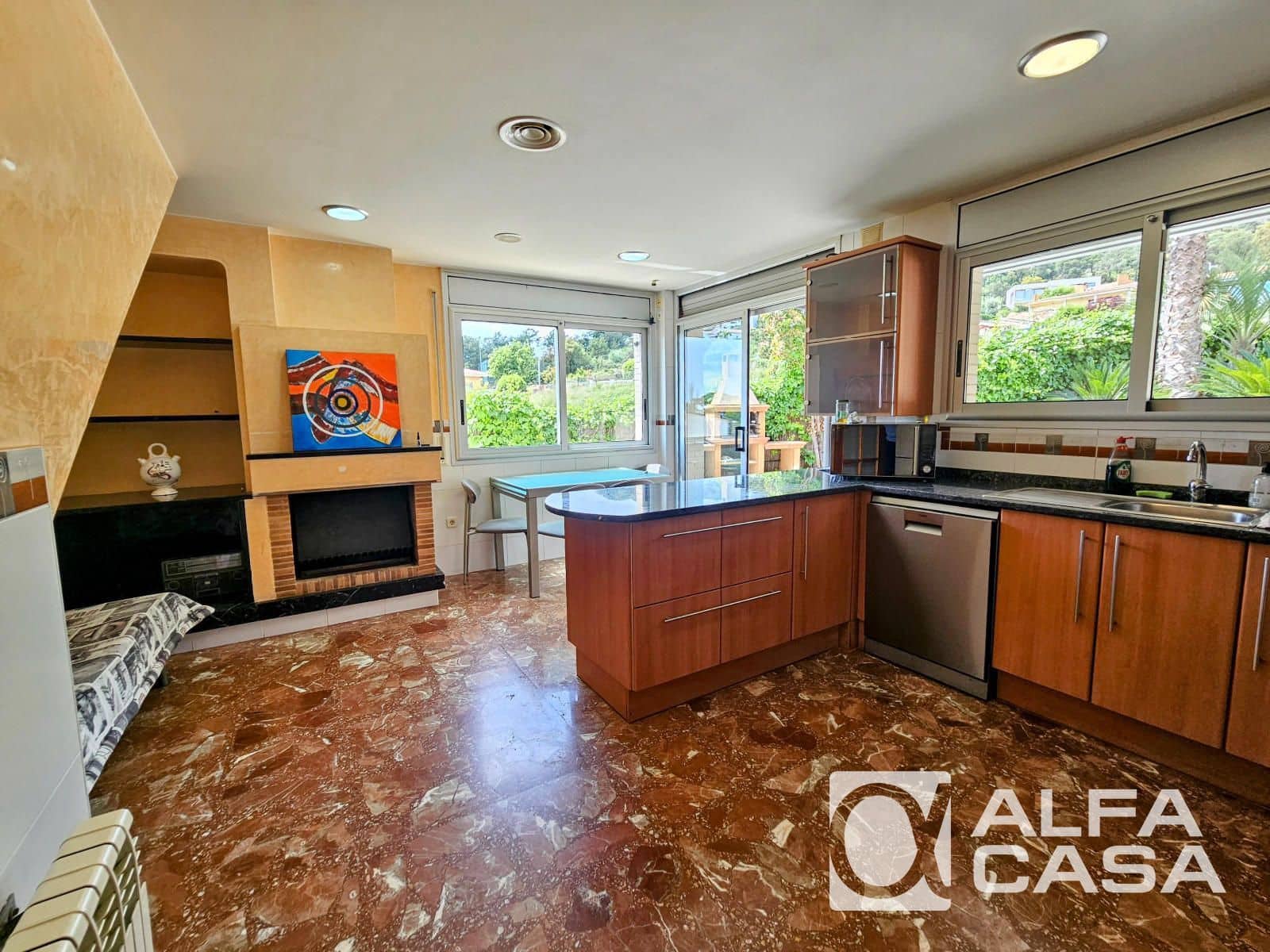 Chalet de 4 habitaciones en Lloret de Mar en venta con piscina garaje - 650.000 € (Ref: 9385807)