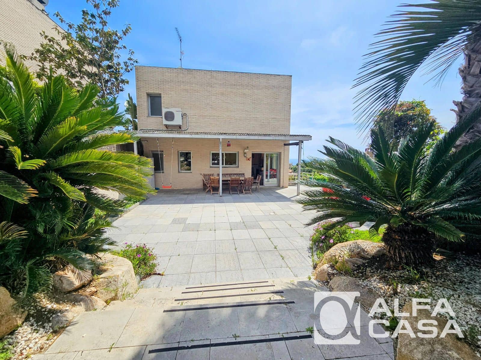 Chalet de 4 habitaciones en Lloret de Mar en venta con piscina garaje - 650.000 € (Ref: 9385807)
