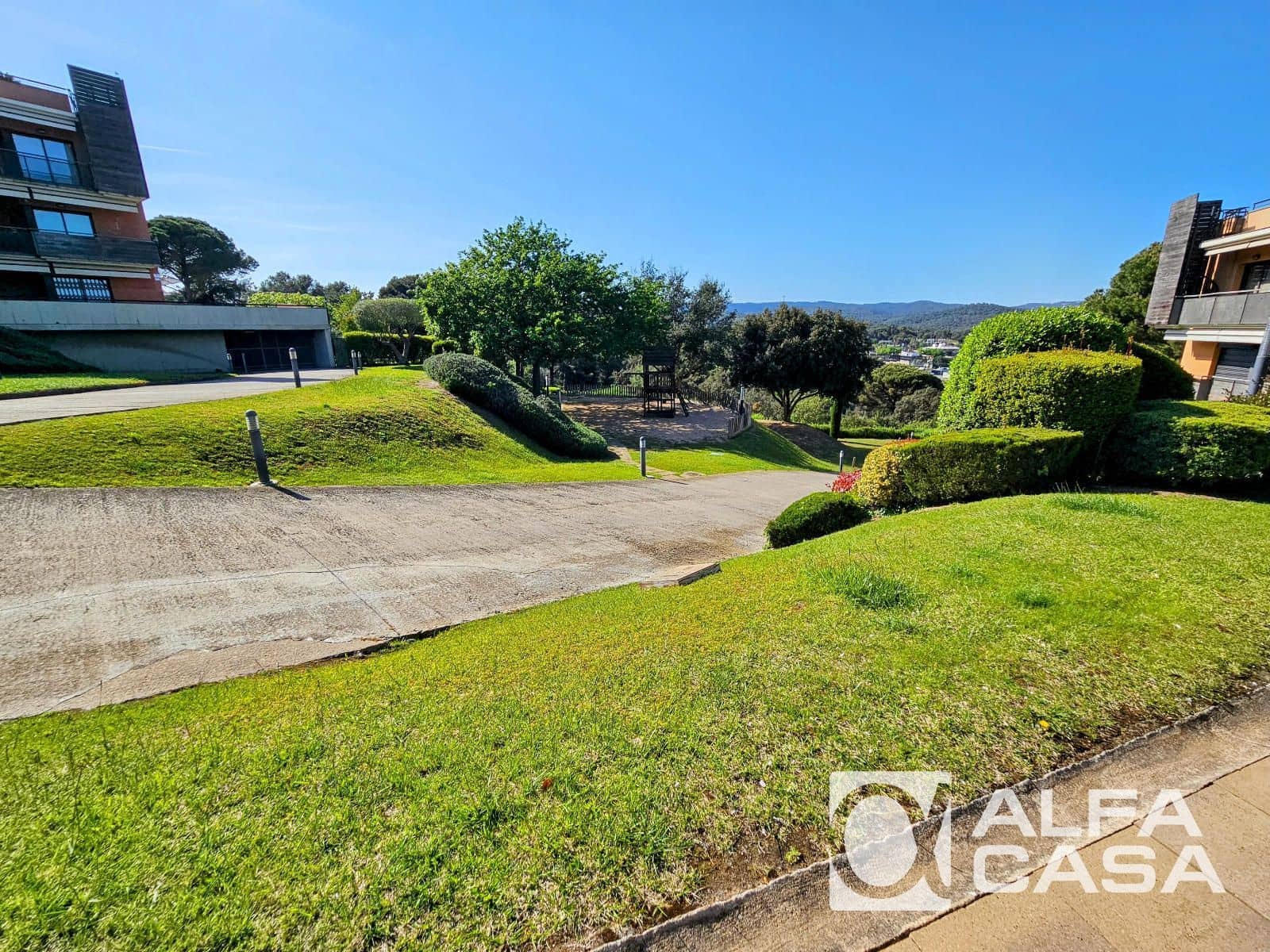 3 sypialnia Mieszkanie na sprzedaż w Lloret de Mar z basenem garażem - 475 000 € (Ref: 9385808)