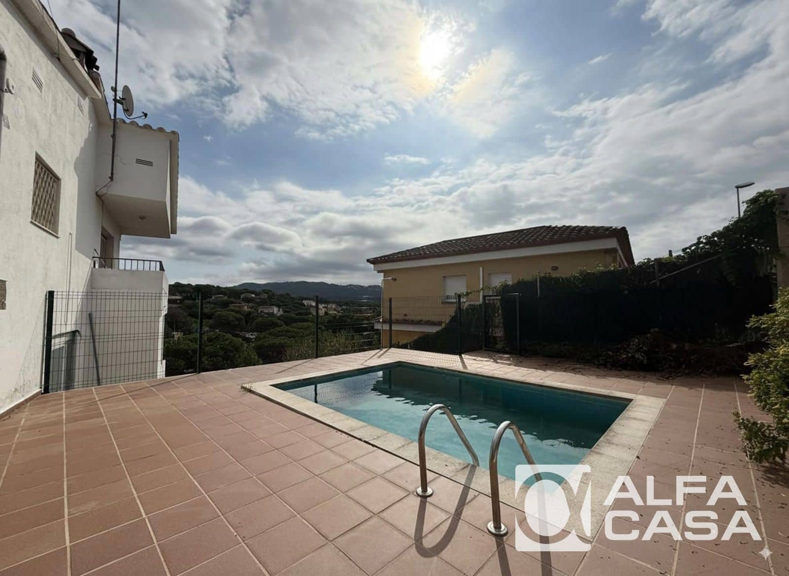 3 bedroom Villa for sale in Lloret de Mar with pool garage - € 297,000 (Ref: 9385810)