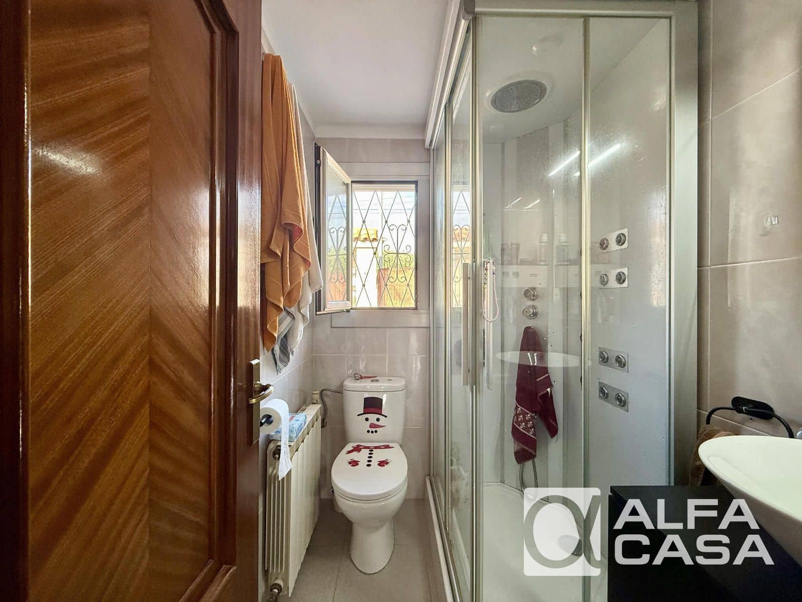 3 bedroom Villa for sale in Lloret de Mar with pool garage - € 297,000 (Ref: 9385810)