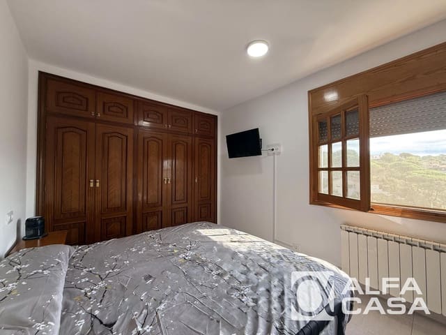 Chalet de 3 habitaciones en Lloret de Mar en venta con piscina garaje - 295.000 € (Ref: 9385810)