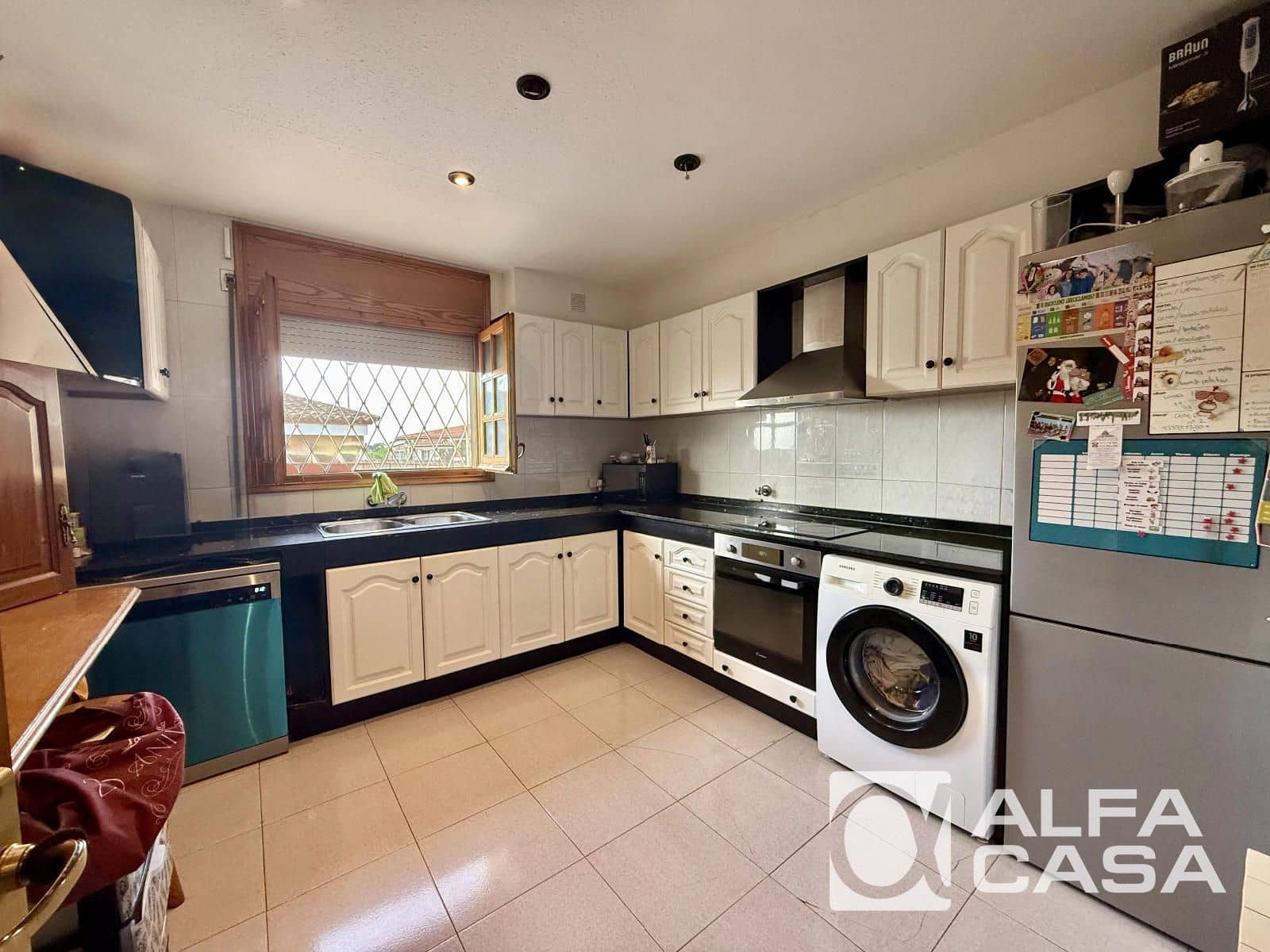 3 bedroom Villa for sale in Lloret de Mar with pool garage - € 297,000 (Ref: 9385810)