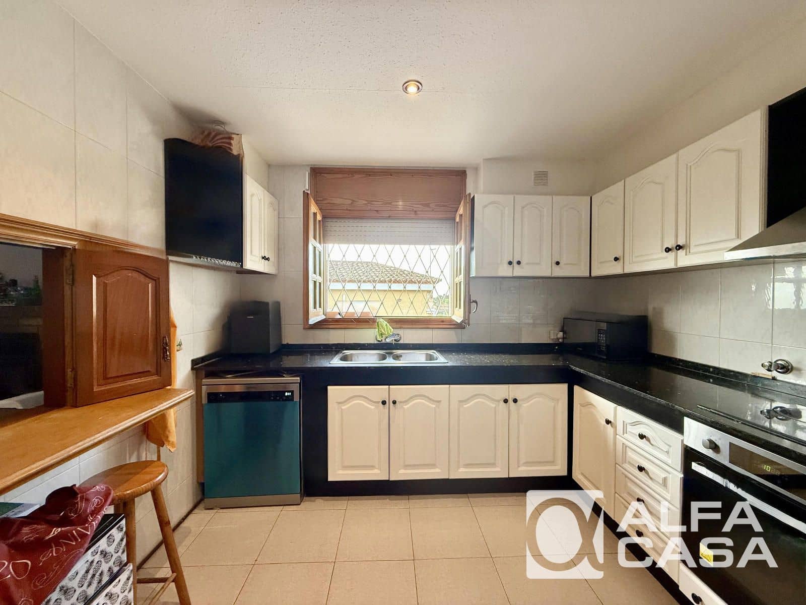 3 bedroom Villa for sale in Lloret de Mar with pool garage - € 297,000 (Ref: 9385810)