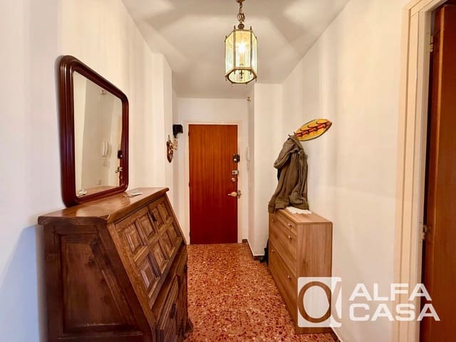 2 makuuhuone Asunto myytävänä paikassa Lloret de Mar mukana uima-altaan - 245 000 € (Ref: 9385811)