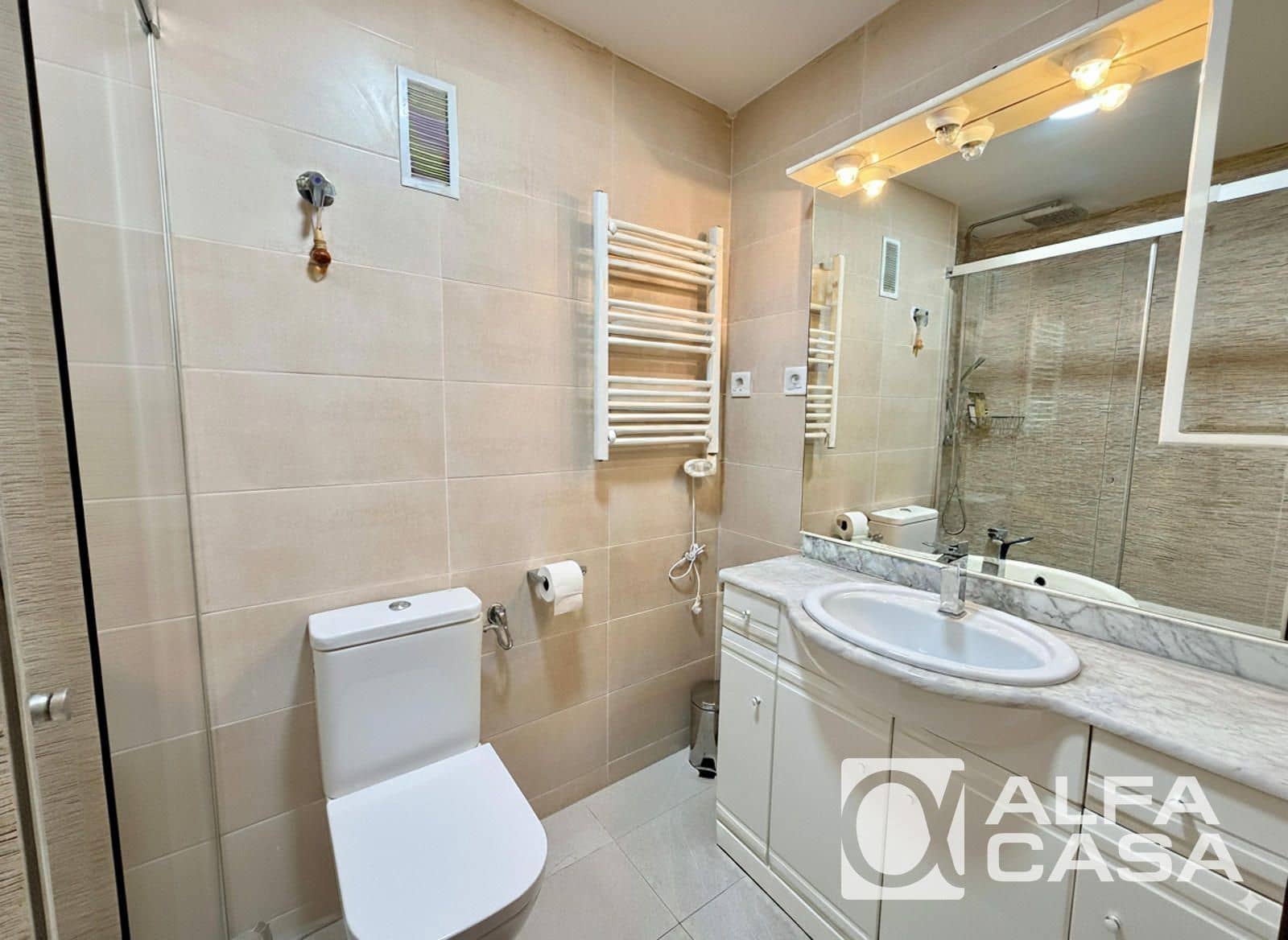 2 makuuhuone Asunto myytävänä paikassa Lloret de Mar mukana uima-altaan - 245 000 € (Ref: 9385811)