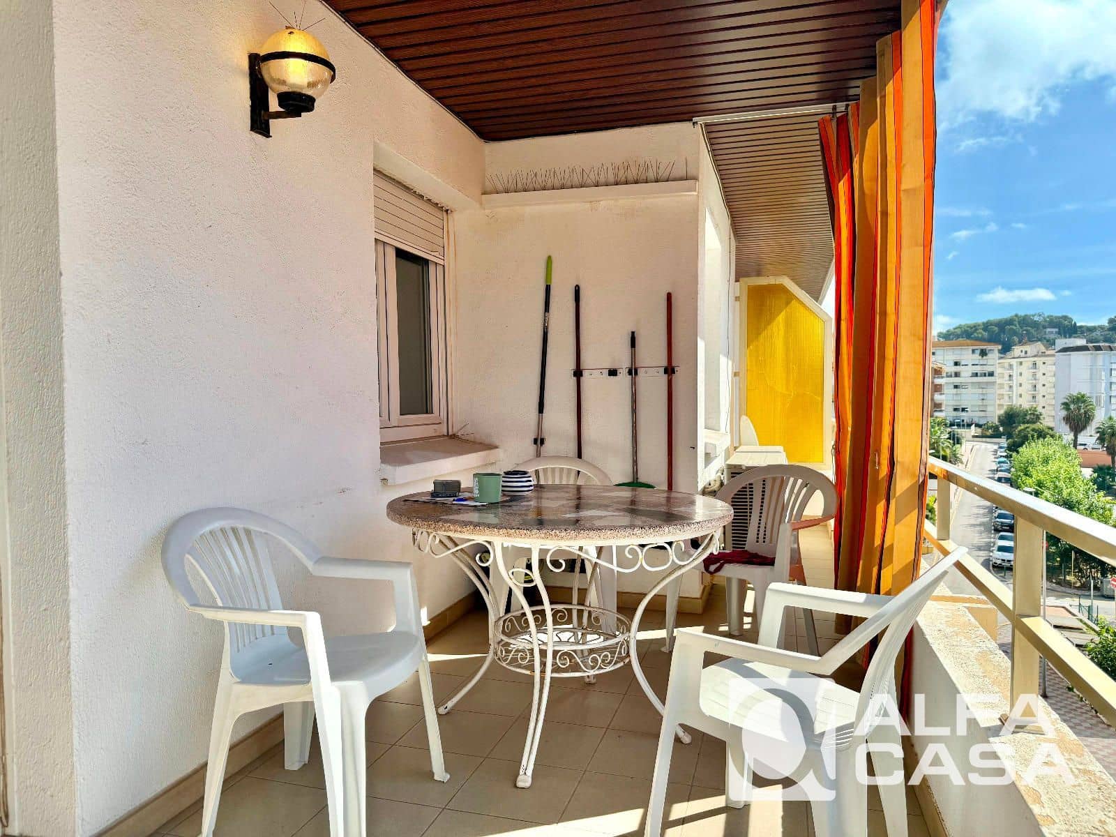 2 makuuhuone Asunto myytävänä paikassa Lloret de Mar mukana uima-altaan - 245 000 € (Ref: 9385811)