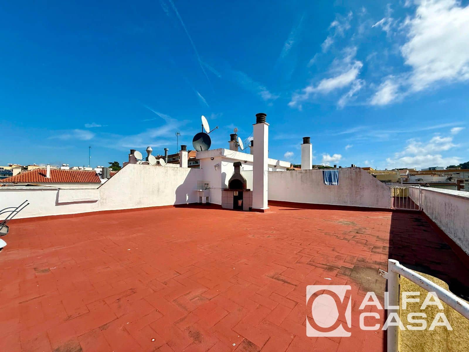 2 makuuhuone Asunto myytävänä paikassa Lloret de Mar mukana uima-altaan - 245 000 € (Ref: 9385811)