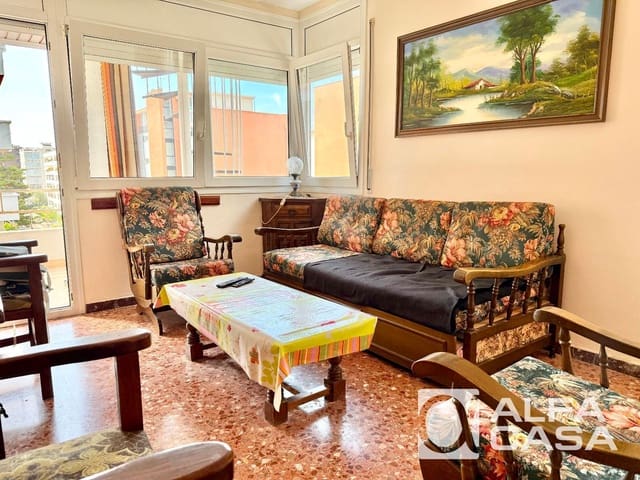 2 makuuhuone Asunto myytävänä paikassa Lloret de Mar mukana uima-altaan - 245 000 € (Ref: 9385811)