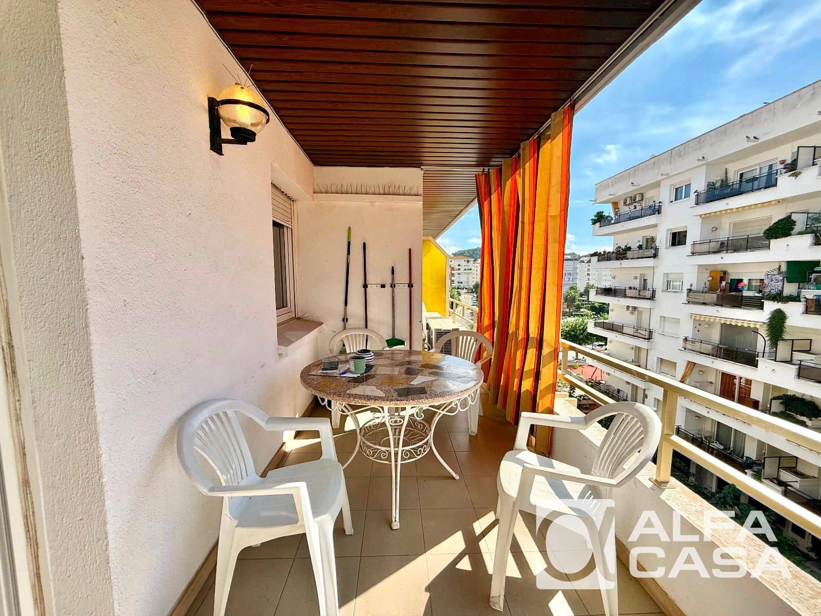 2 makuuhuone Asunto myytävänä paikassa Lloret de Mar mukana uima-altaan - 245 000 € (Ref: 9385811)