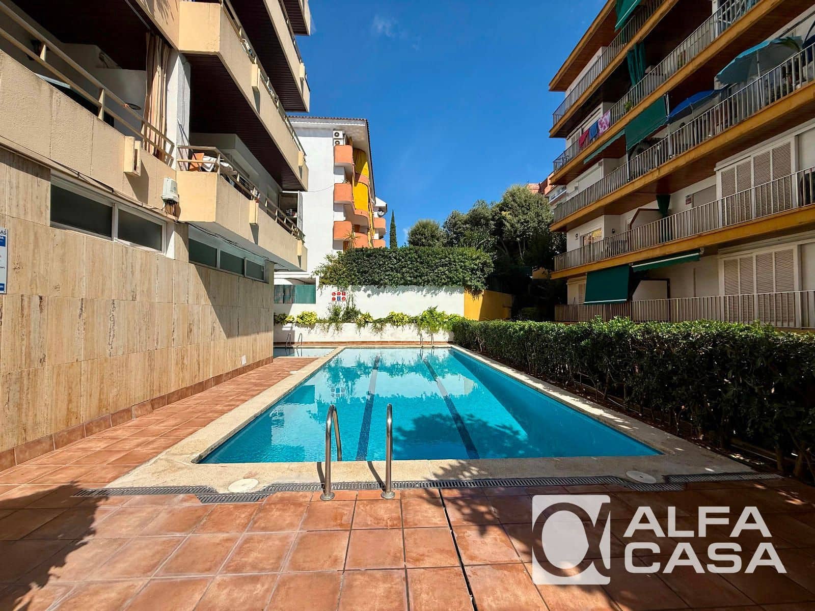 2 makuuhuone Asunto myytävänä paikassa Lloret de Mar mukana uima-altaan - 245 000 € (Ref: 9385811)