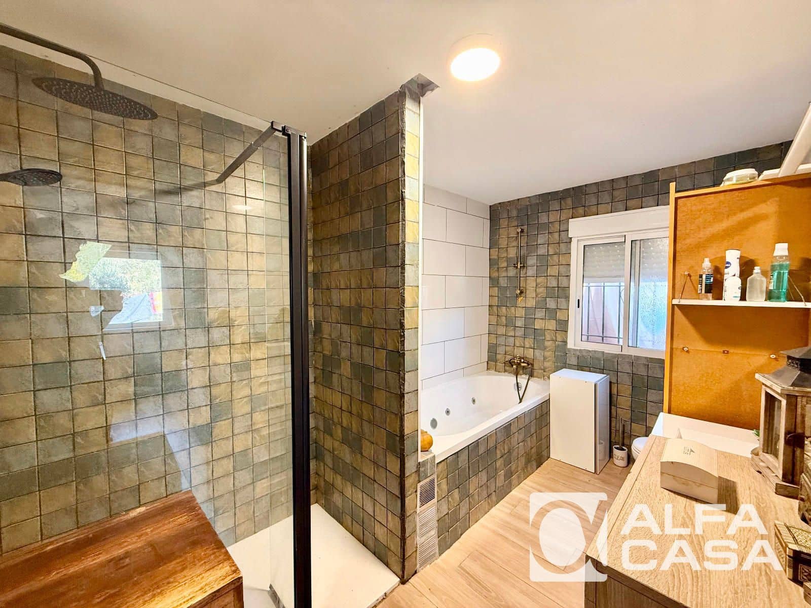 4 chambre Villa/Maison à vendre à Lloret de Mar avec garage - 225 000 € (Ref: 9385812)