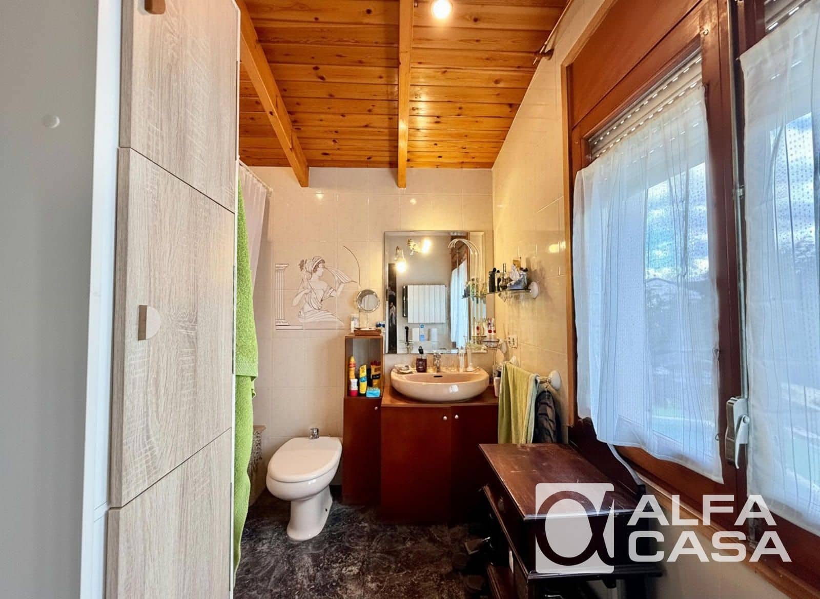 Villa for sale in Lloret de Mar with pool garage - € 385,000 (Ref: 9385813)