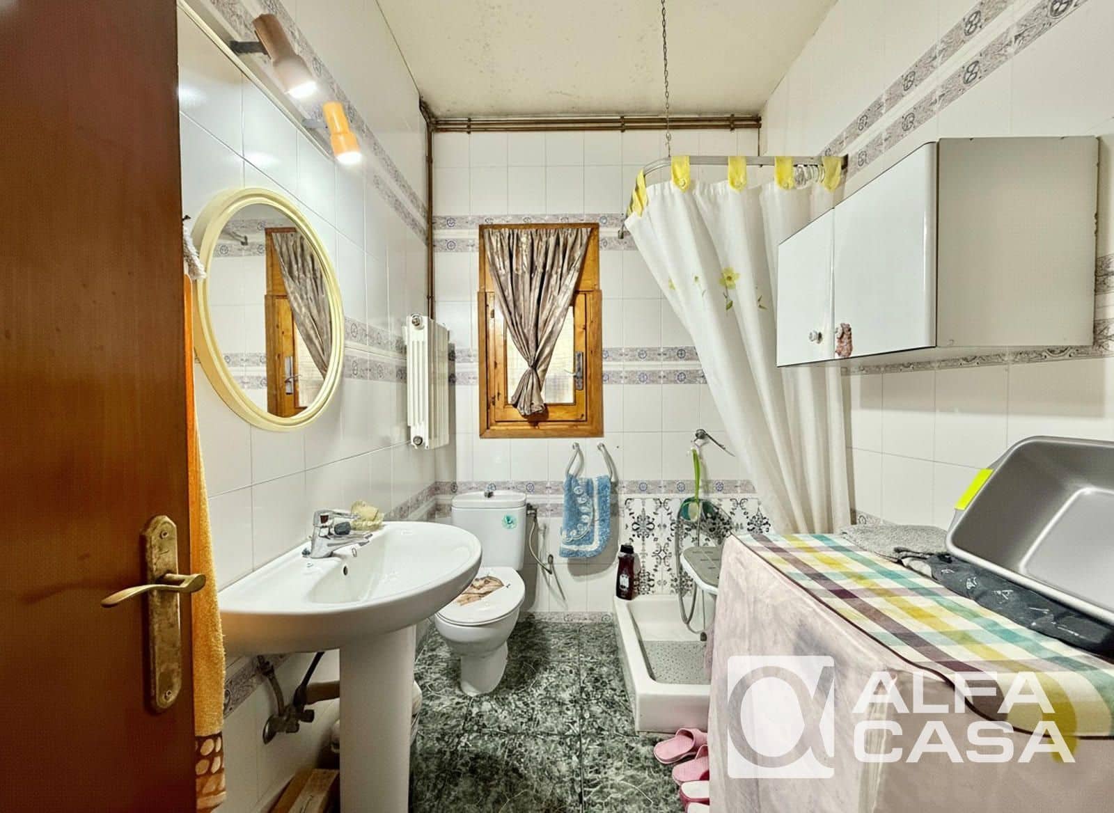 Villa for sale in Lloret de Mar with pool garage - € 385,000 (Ref: 9385813)