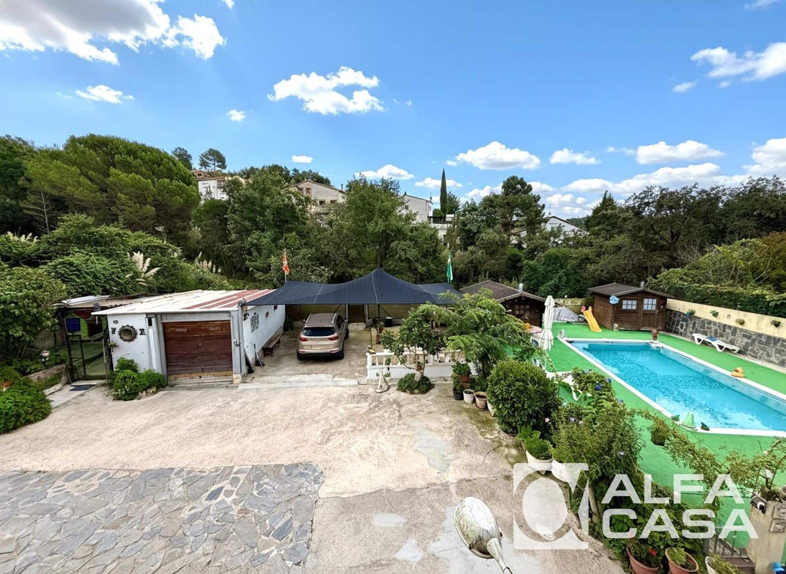 Villa for sale in Lloret de Mar with pool garage - € 385,000 (Ref: 9385813)