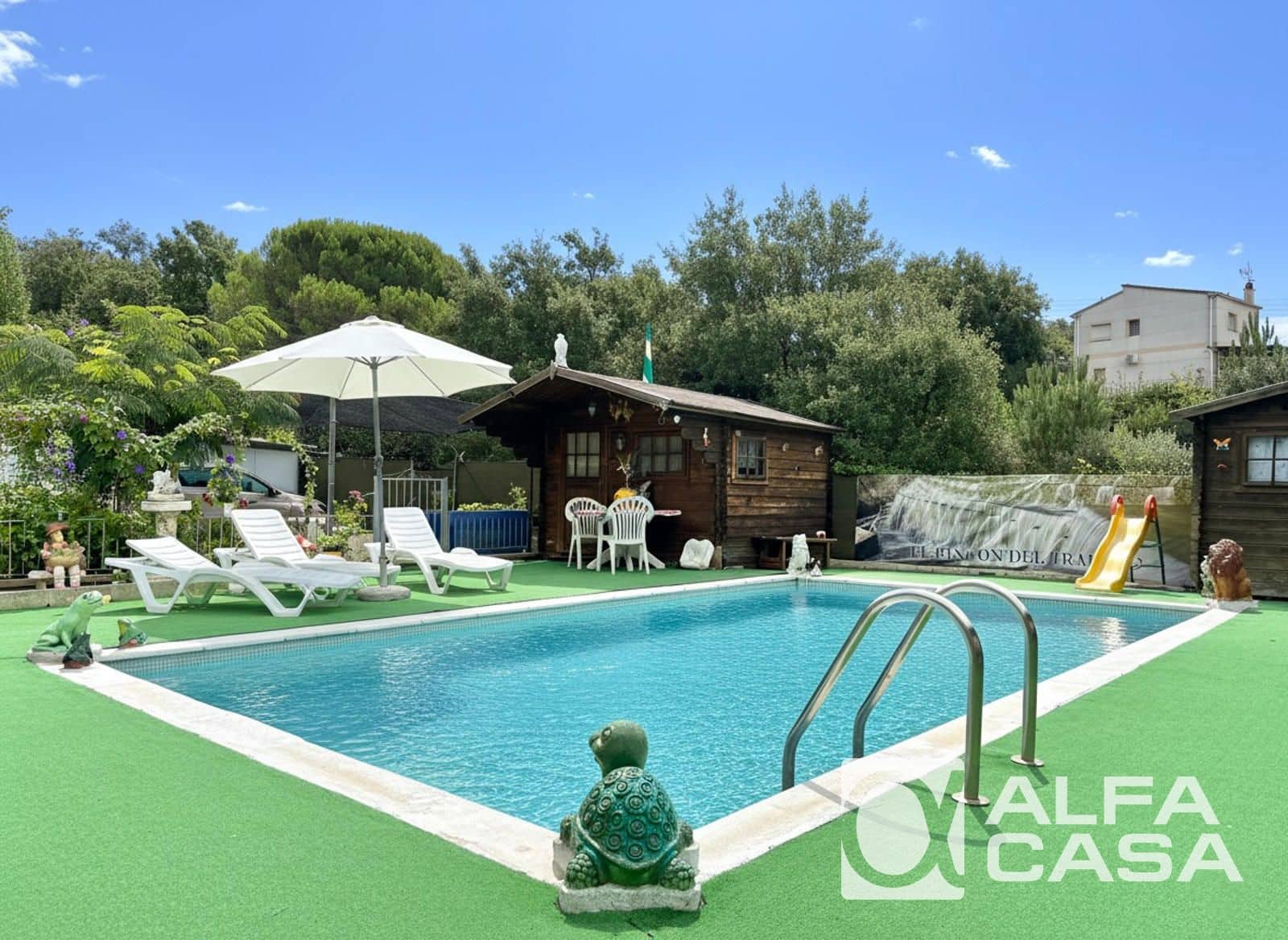 Villa for sale in Lloret de Mar with pool garage - € 385,000 (Ref: 9385813)