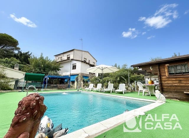 Chalet en Lloret de Mar en venta con piscina garaje - 385.000 € (Ref: 9385813)
