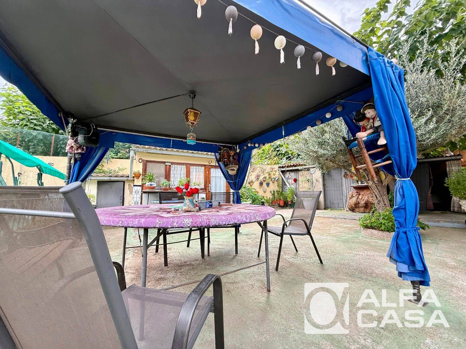 Villa for sale in Lloret de Mar with pool garage - € 385,000 (Ref: 9385813)