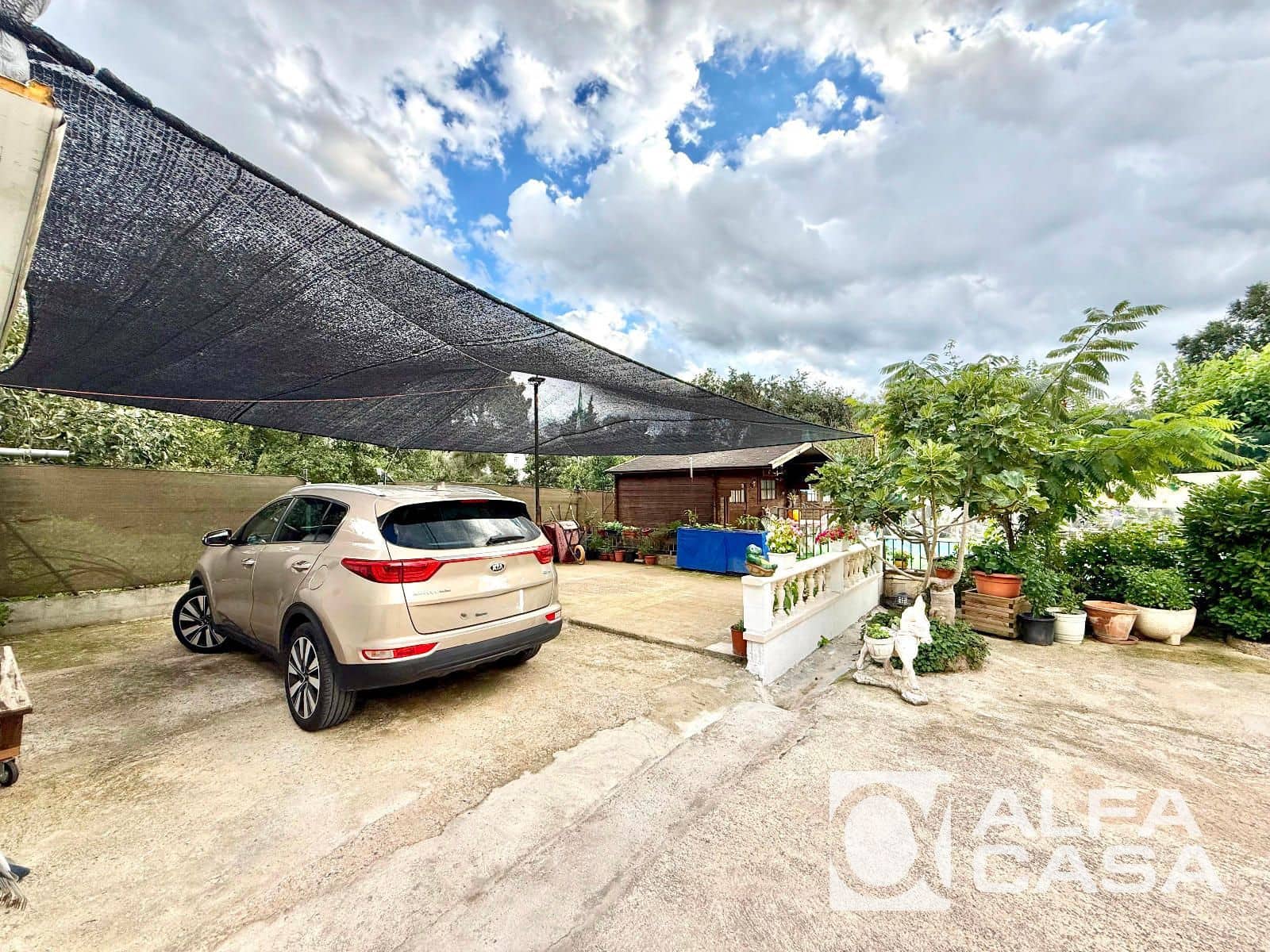 Villa for sale in Lloret de Mar with pool garage - € 385,000 (Ref: 9385813)