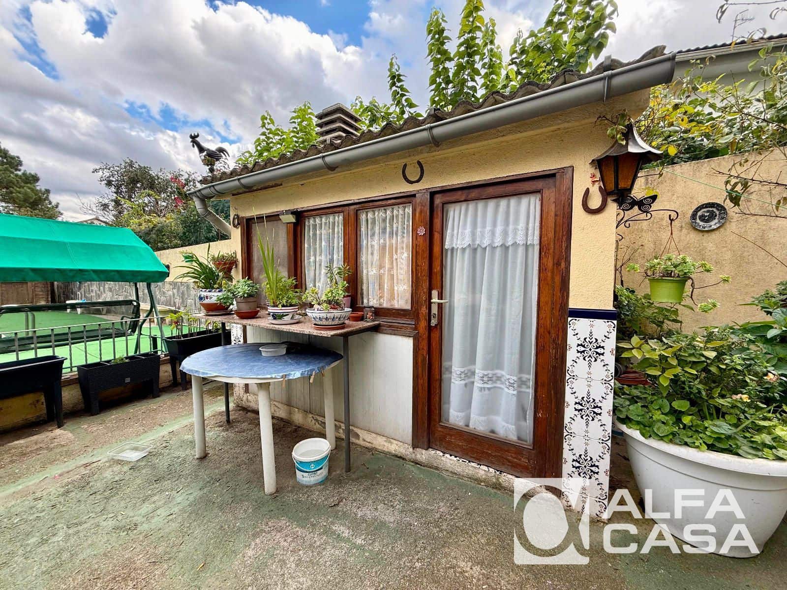 Villa for sale in Lloret de Mar with pool garage - € 385,000 (Ref: 9385813)