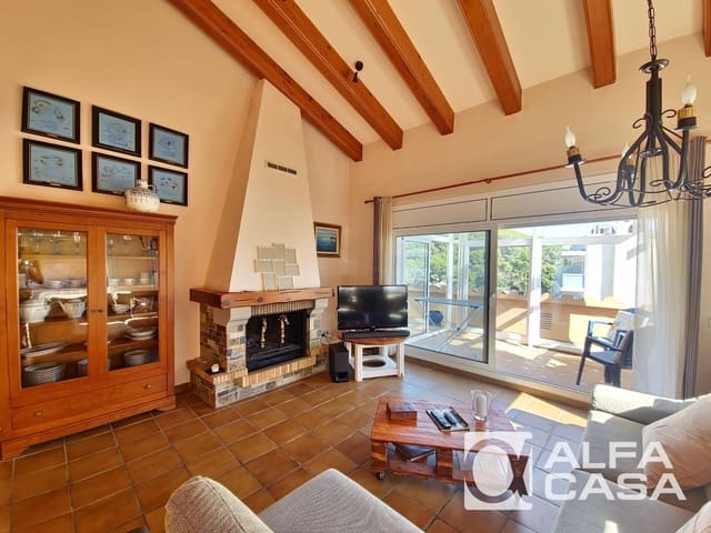 2 makuuhuone Asunto myytävänä paikassa Lloret de Mar - 239 000 € (Ref: 9385814)