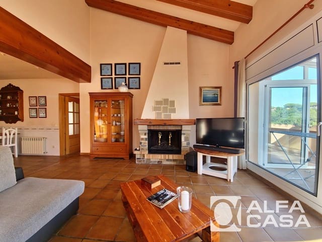 2 makuuhuone Asunto myytävänä paikassa Lloret de Mar - 239 000 € (Ref: 9385814)