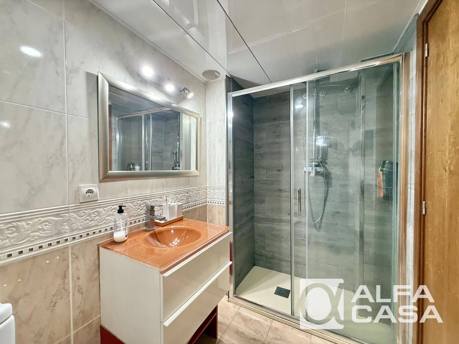 5 bedroom Flat for sale in Lloret de Mar with pool garage - € 670,000 (Ref: 9385816)