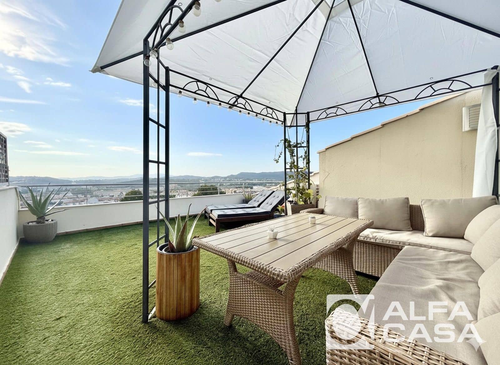 5 bedroom Flat for sale in Lloret de Mar with pool garage - € 670,000 (Ref: 9385816)