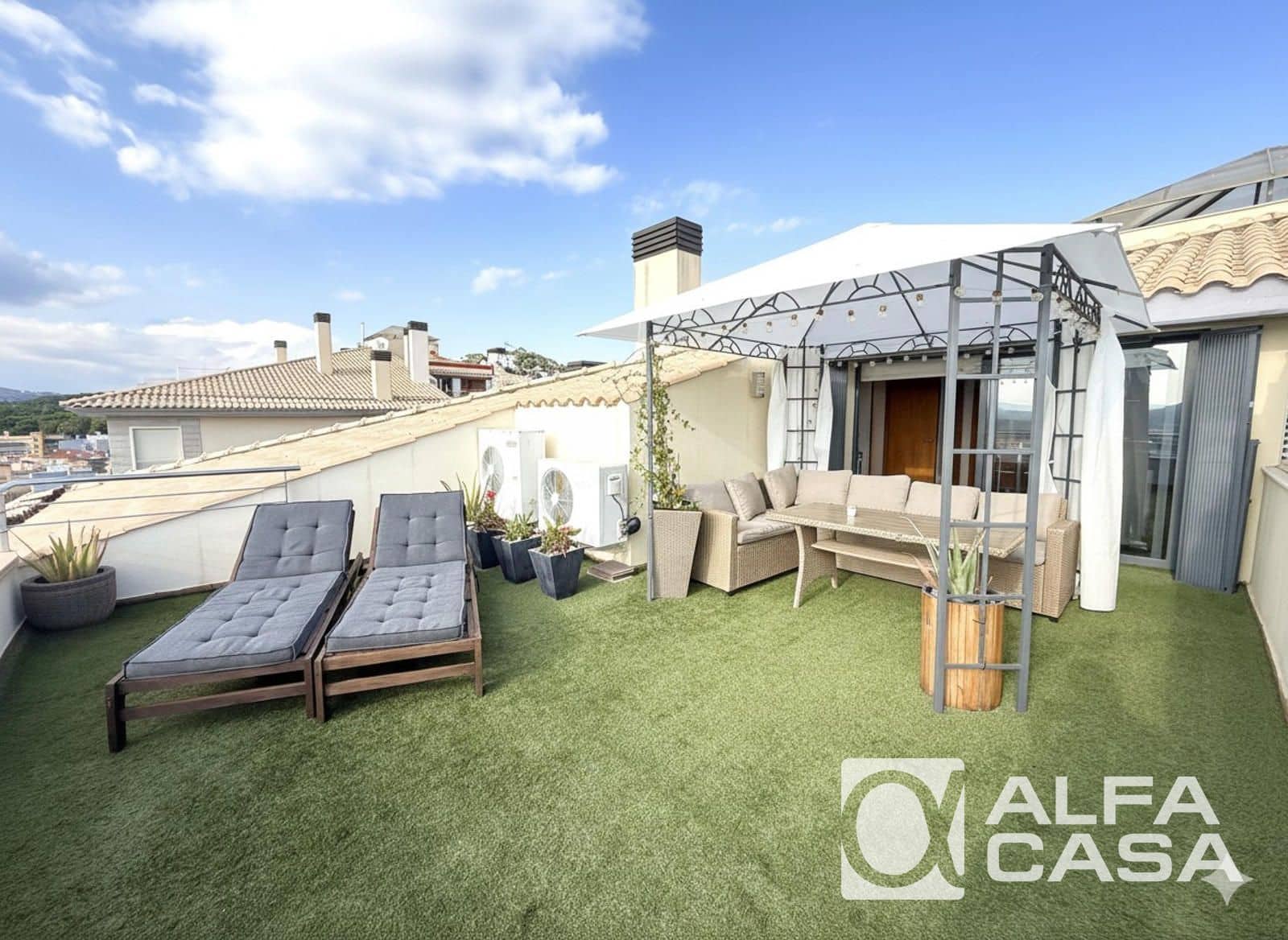 5 bedroom Flat for sale in Lloret de Mar with pool garage - € 670,000 (Ref: 9385816)