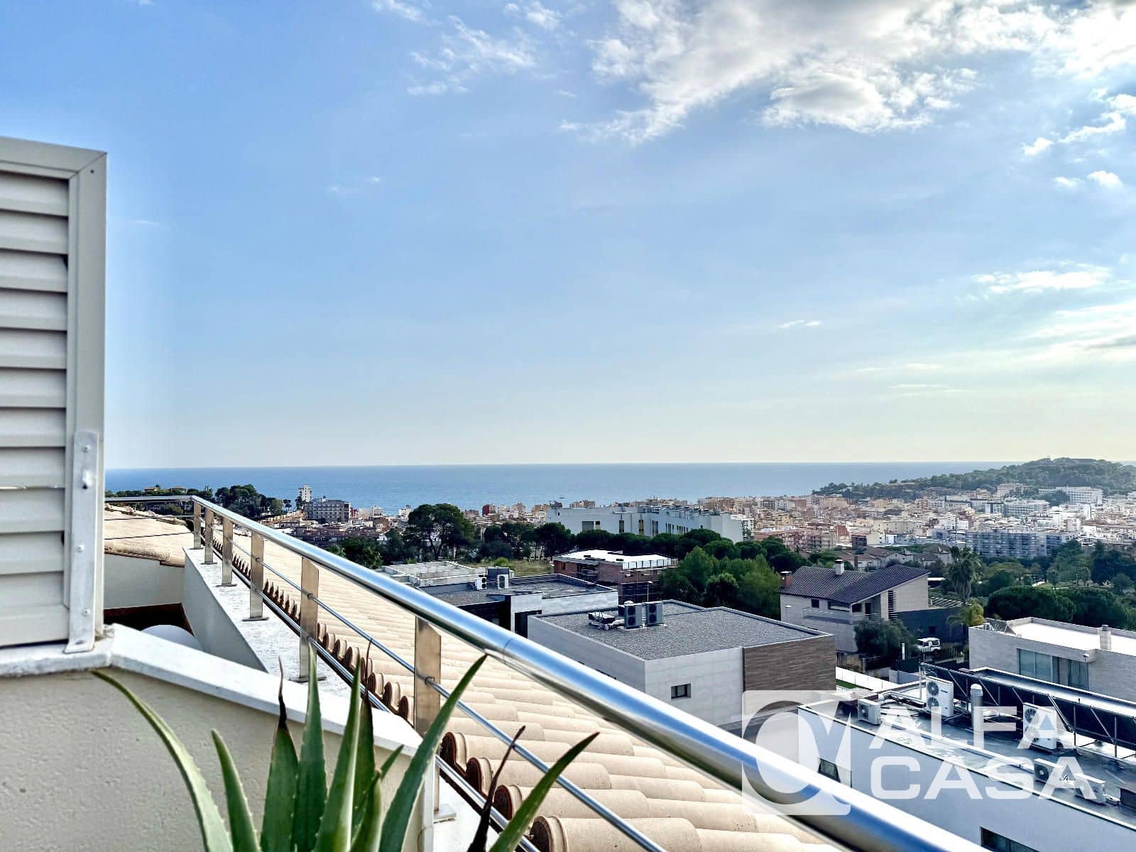 5 bedroom Flat for sale in Lloret de Mar with pool garage - € 670,000 (Ref: 9385816)