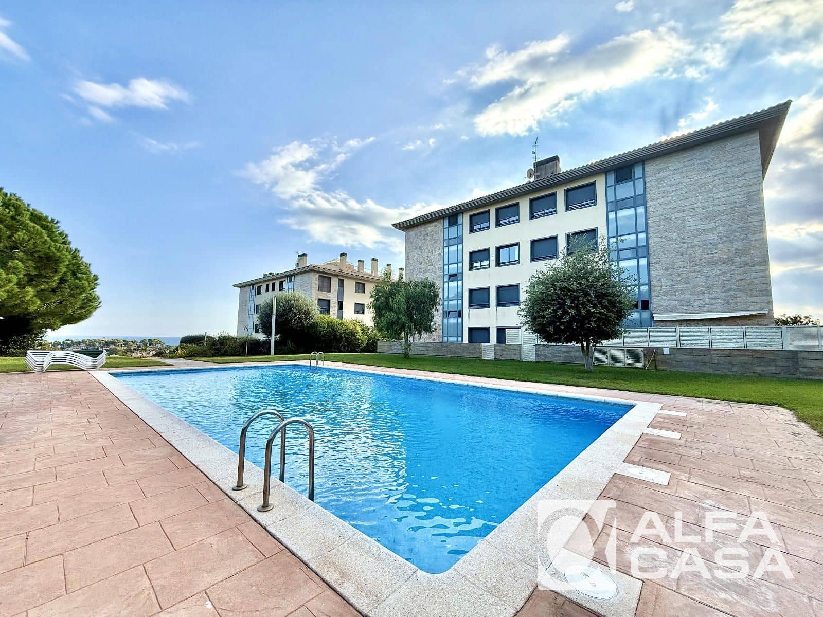 5 bedroom Flat for sale in Lloret de Mar with pool garage - € 670,000 (Ref: 9385816)