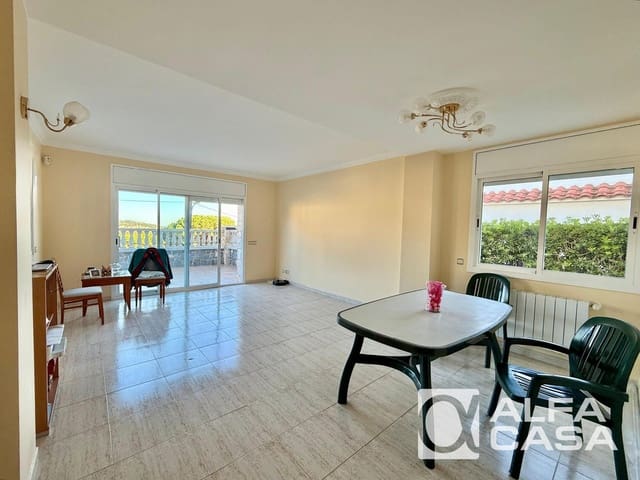 4 soveværelse Villa til salg i Lloret de Mar med swimmingpool garage - € 789.000 (Ref: 9385818)