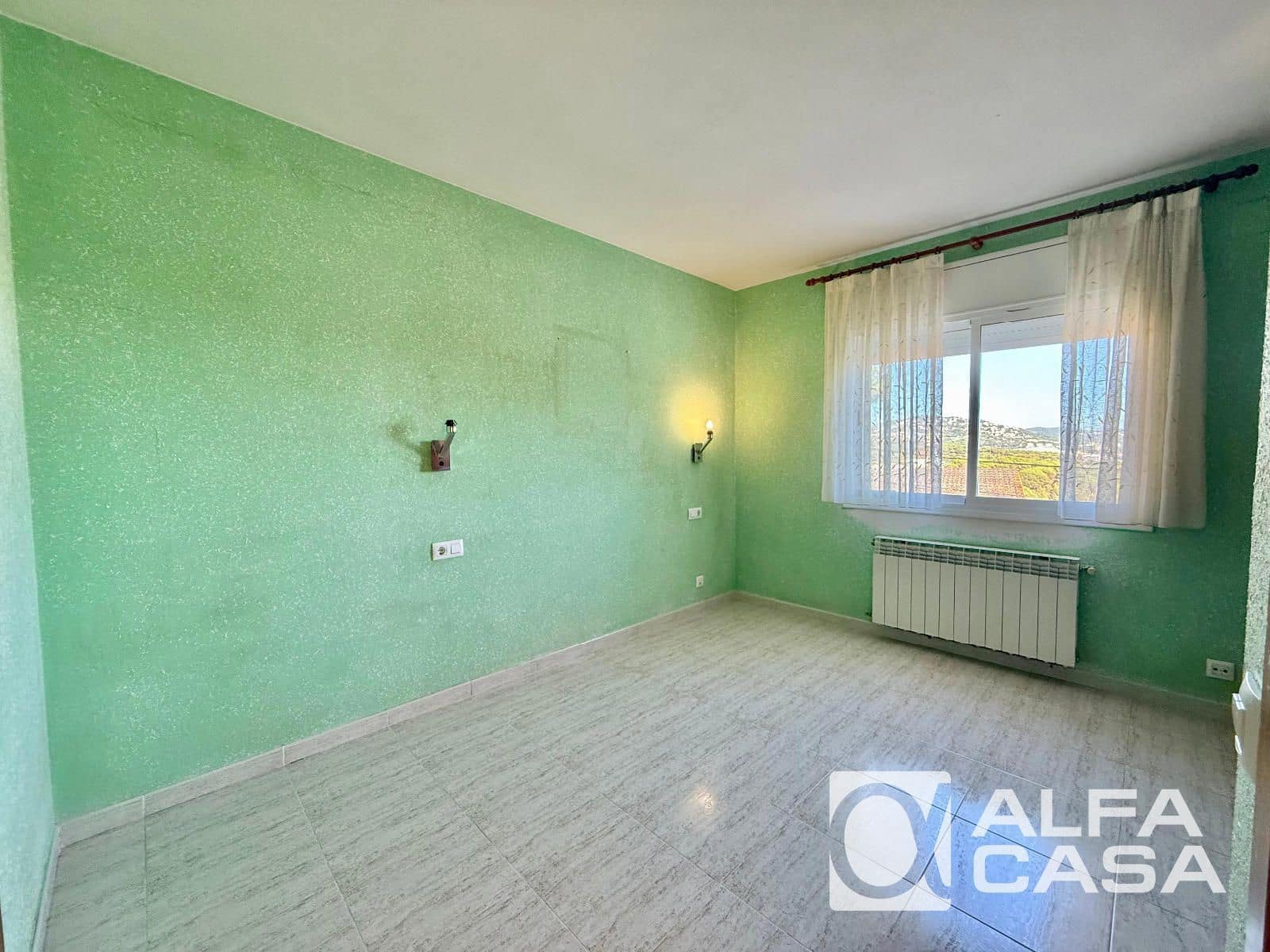 4 bedroom Villa for sale in Lloret de Mar with pool garage - € 789,000 (Ref: 9385818)