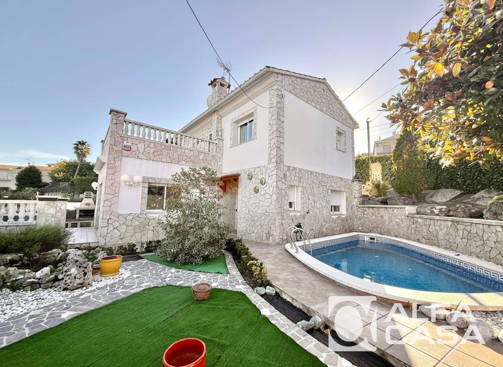 4 bedroom Villa for sale in Lloret de Mar with pool garage - € 789,000 (Ref: 9385818)