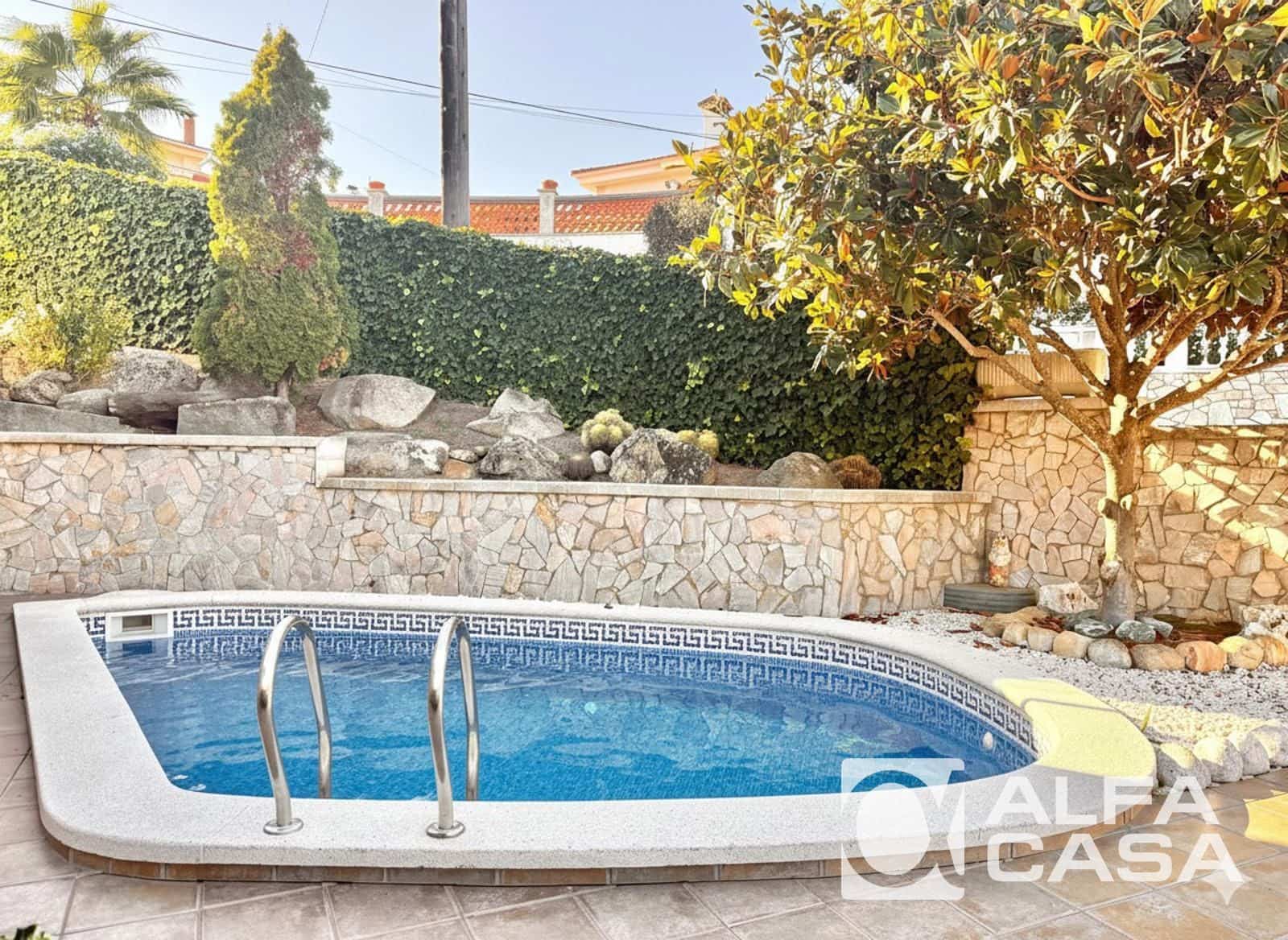 4 bedroom Villa for sale in Lloret de Mar with pool garage - € 789,000 (Ref: 9385818)