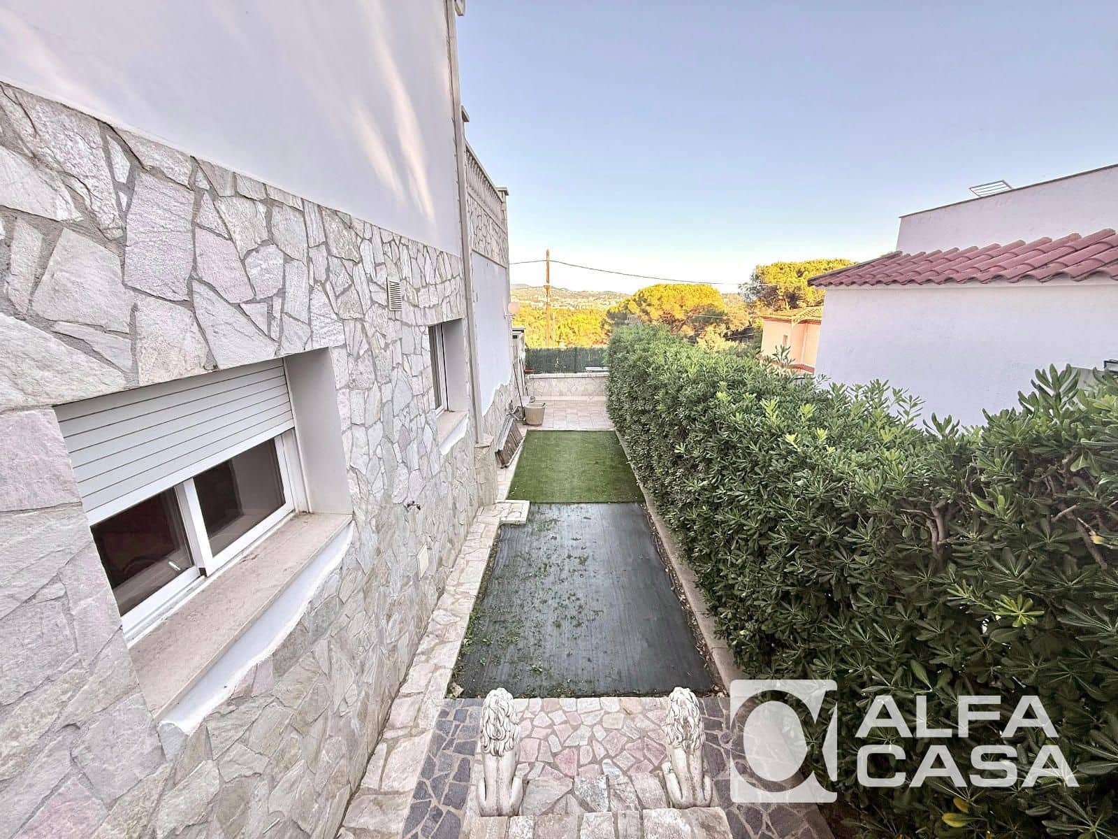 4 bedroom Villa for sale in Lloret de Mar with pool garage - € 789,000 (Ref: 9385818)