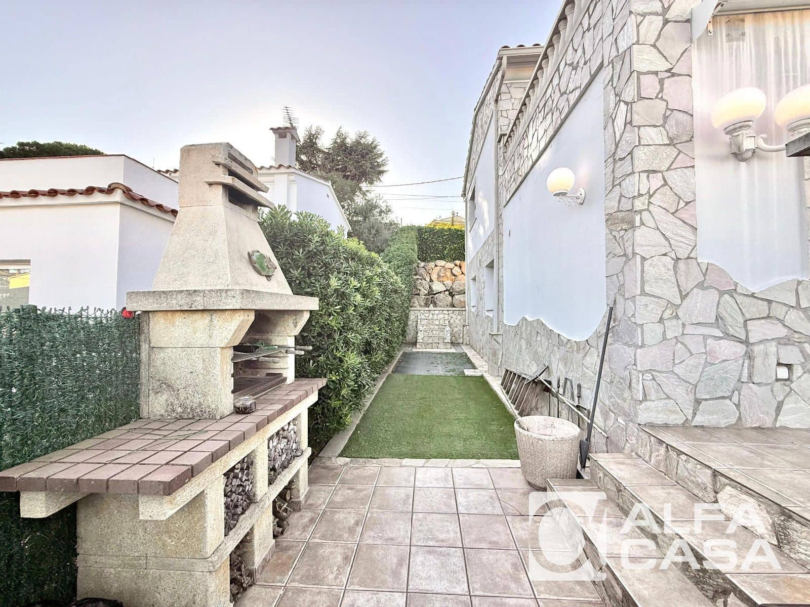 4 bedroom Villa for sale in Lloret de Mar with pool garage - € 789,000 (Ref: 9385818)