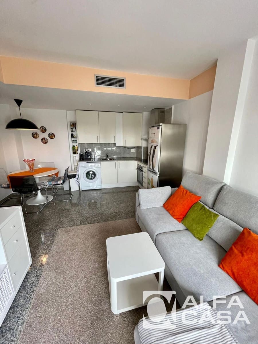 2 makuuhuone Asunto myytävänä paikassa Lloret de Mar mukana uima-altaan - 220 000 € (Ref: 9385820)