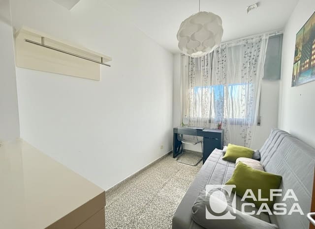 2 makuuhuone Asunto myytävänä paikassa Lloret de Mar mukana uima-altaan - 220 000 € (Ref: 9385820)