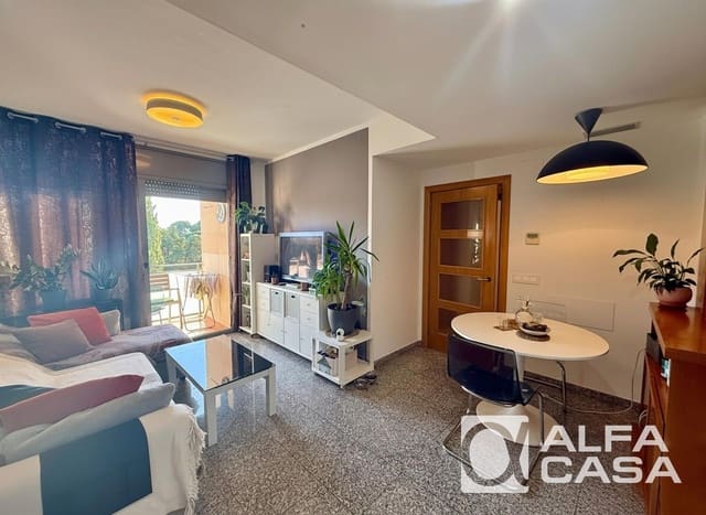 2 makuuhuone Asunto myytävänä paikassa Lloret de Mar mukana uima-altaan - 220 000 € (Ref: 9385820)