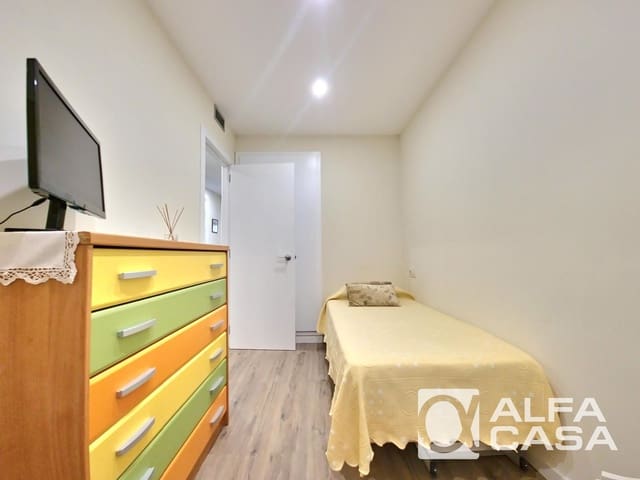 Piso de 3 habitaciones en Lloret de Mar en venta - 215.000 € (Ref: 9385821)