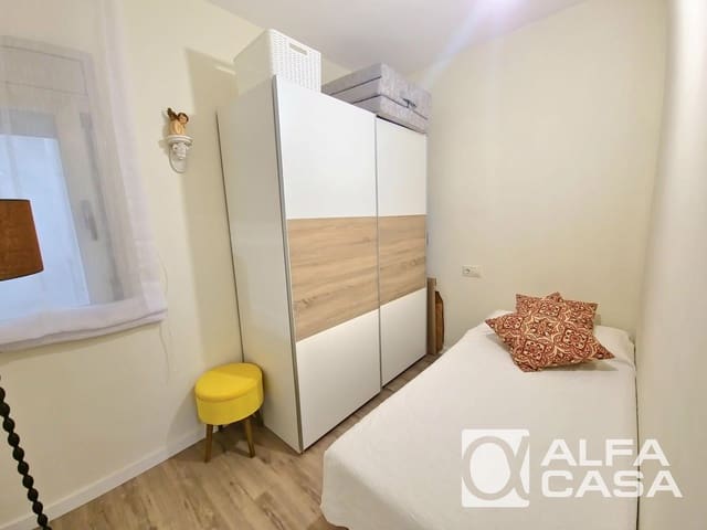 Piso de 3 habitaciones en Lloret de Mar en venta - 215.000 € (Ref: 9385821)