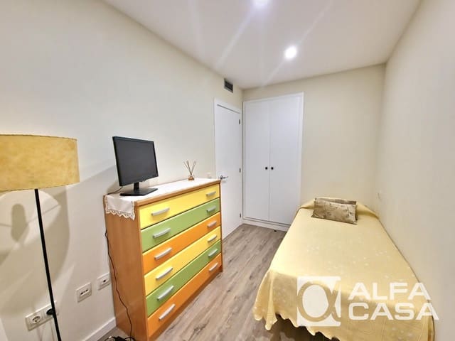 Piso de 3 habitaciones en Lloret de Mar en venta - 215.000 € (Ref: 9385821)