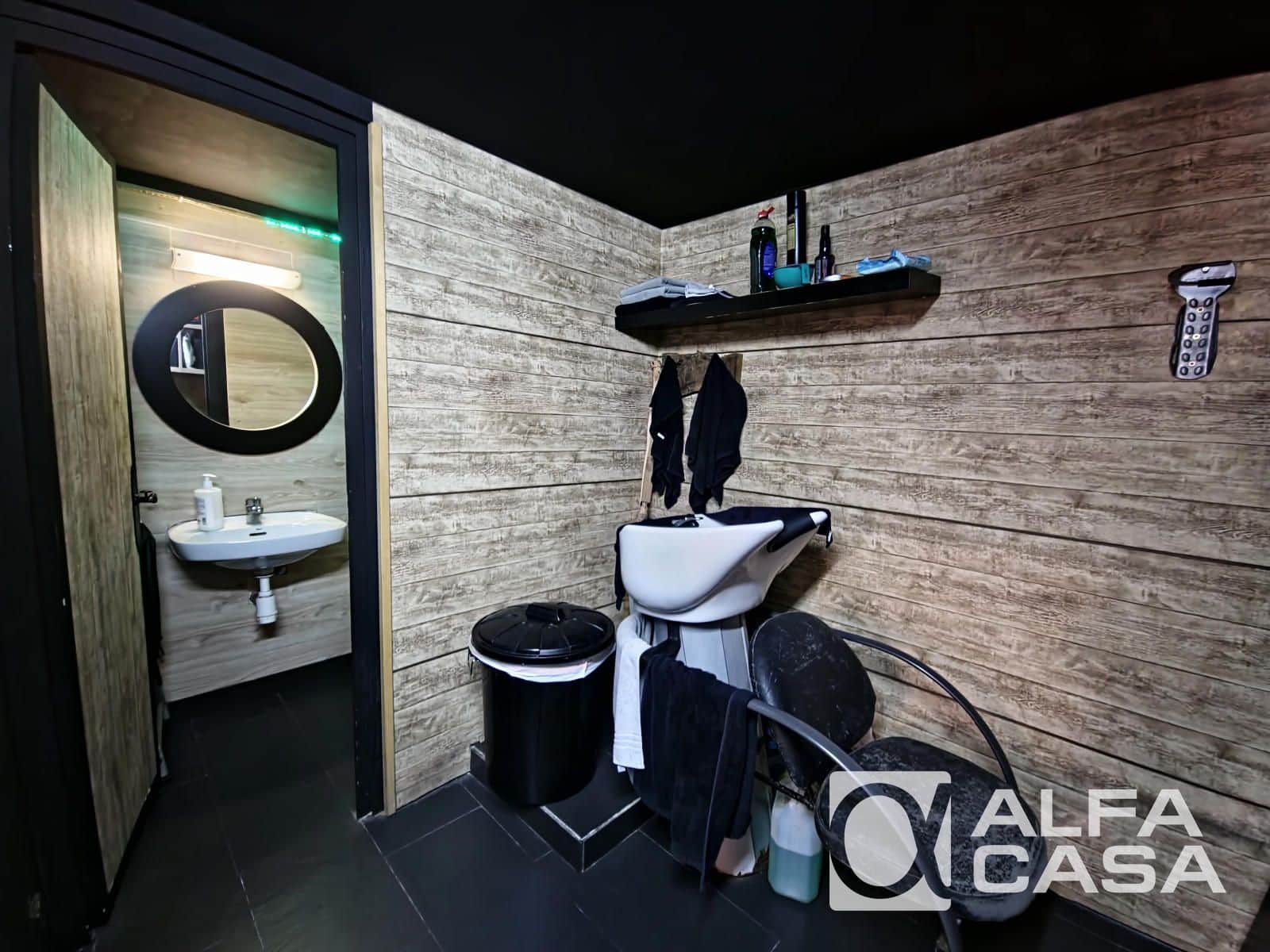 Commercial for sale in Lloret de Mar - € 69,000 (Ref: 9385822)