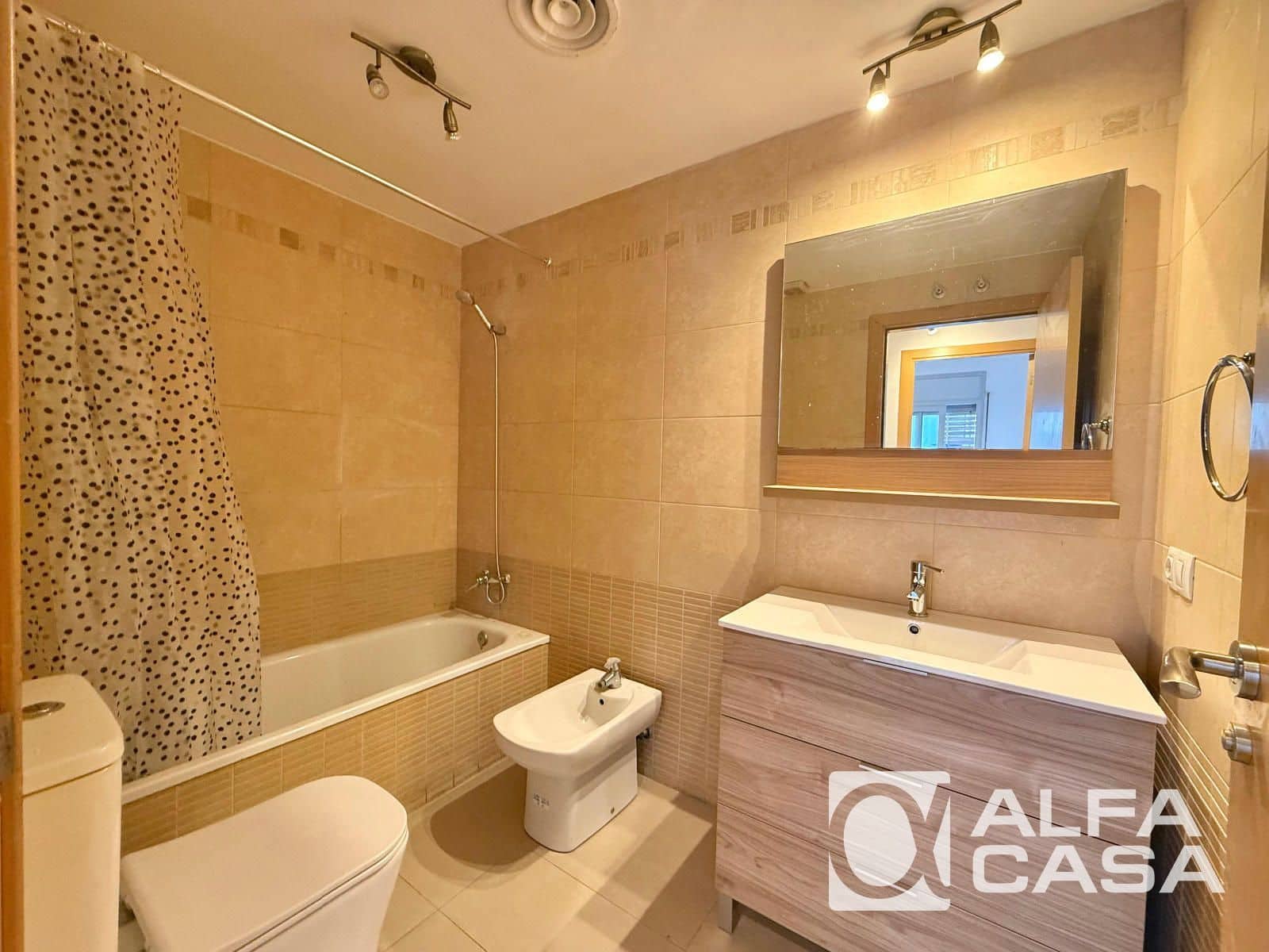 Piso de 3 habitaciones en Lloret de Mar en venta - 335.000 € (Ref: 9385823)