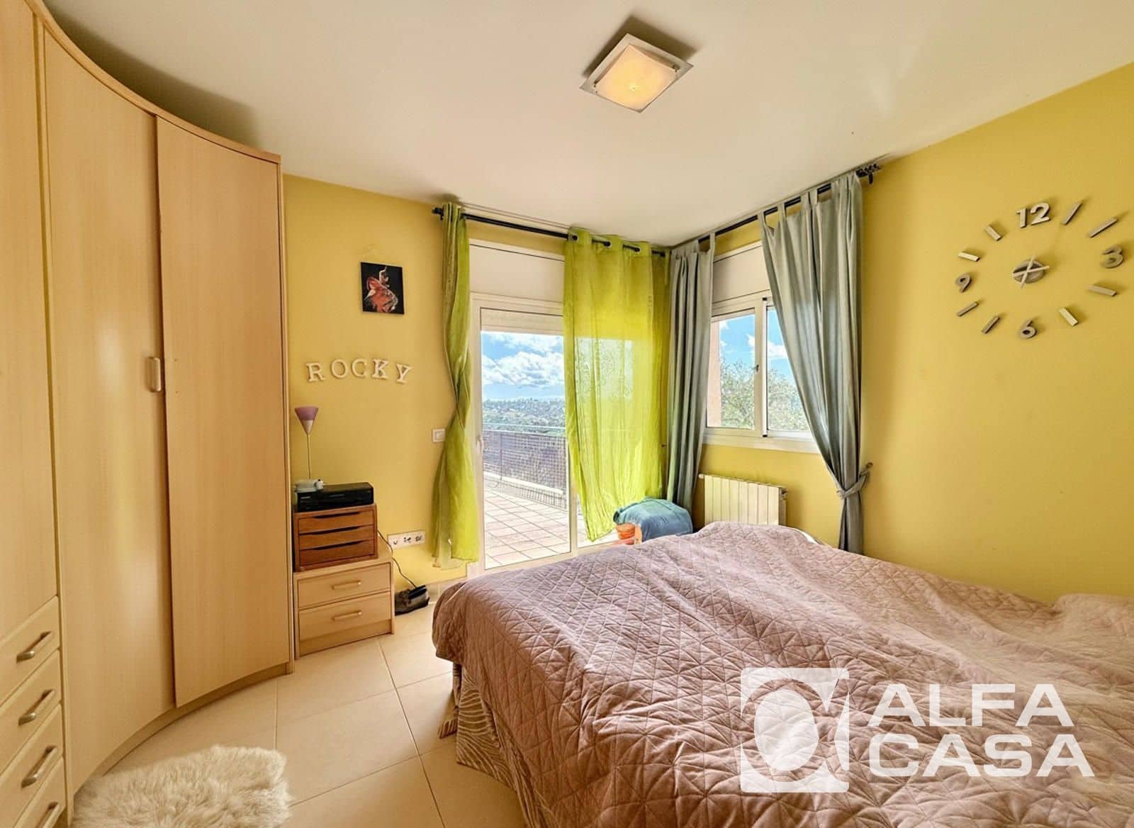 4 bedroom Villa for sale in Lloret de Mar - € 245,000 (Ref: 9385824)