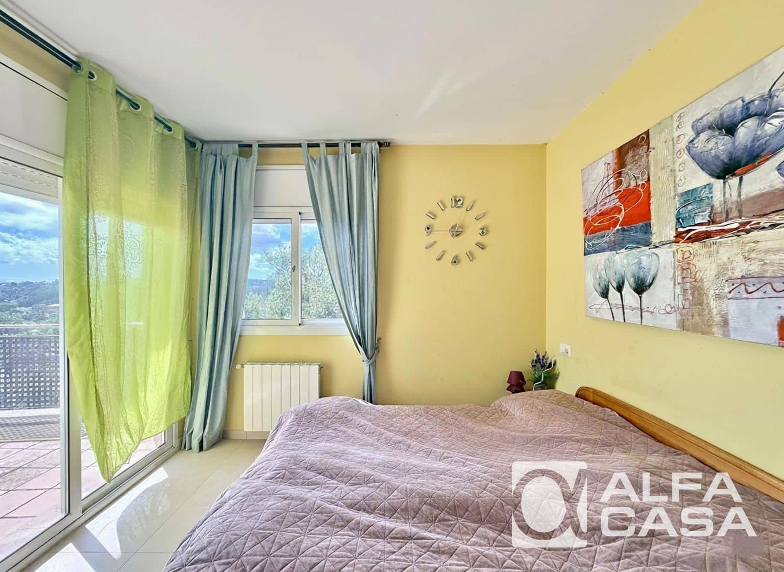 4 bedroom Villa for sale in Lloret de Mar - € 245,000 (Ref: 9385824)