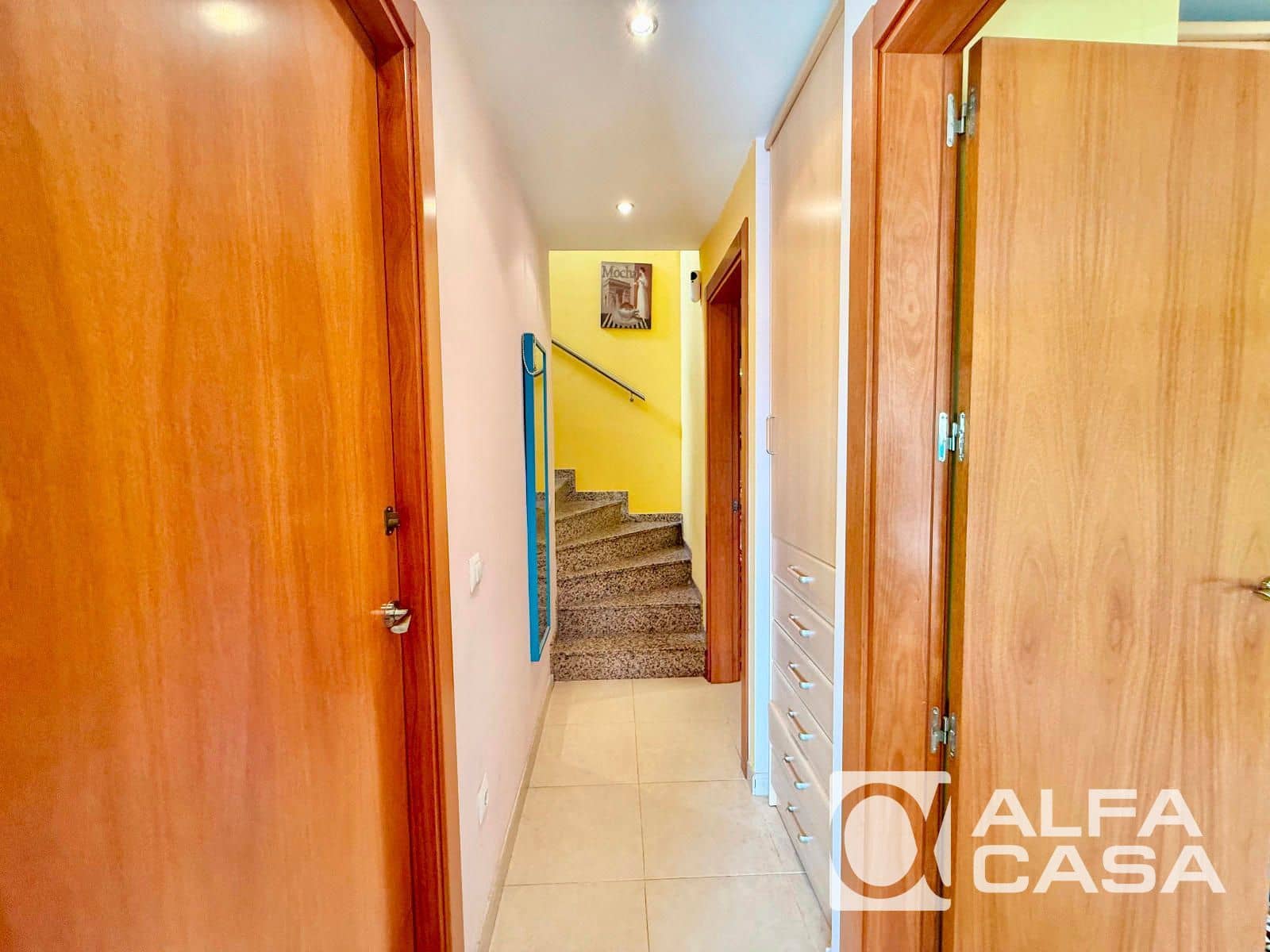 4 bedroom Villa for sale in Lloret de Mar - € 245,000 (Ref: 9385824)