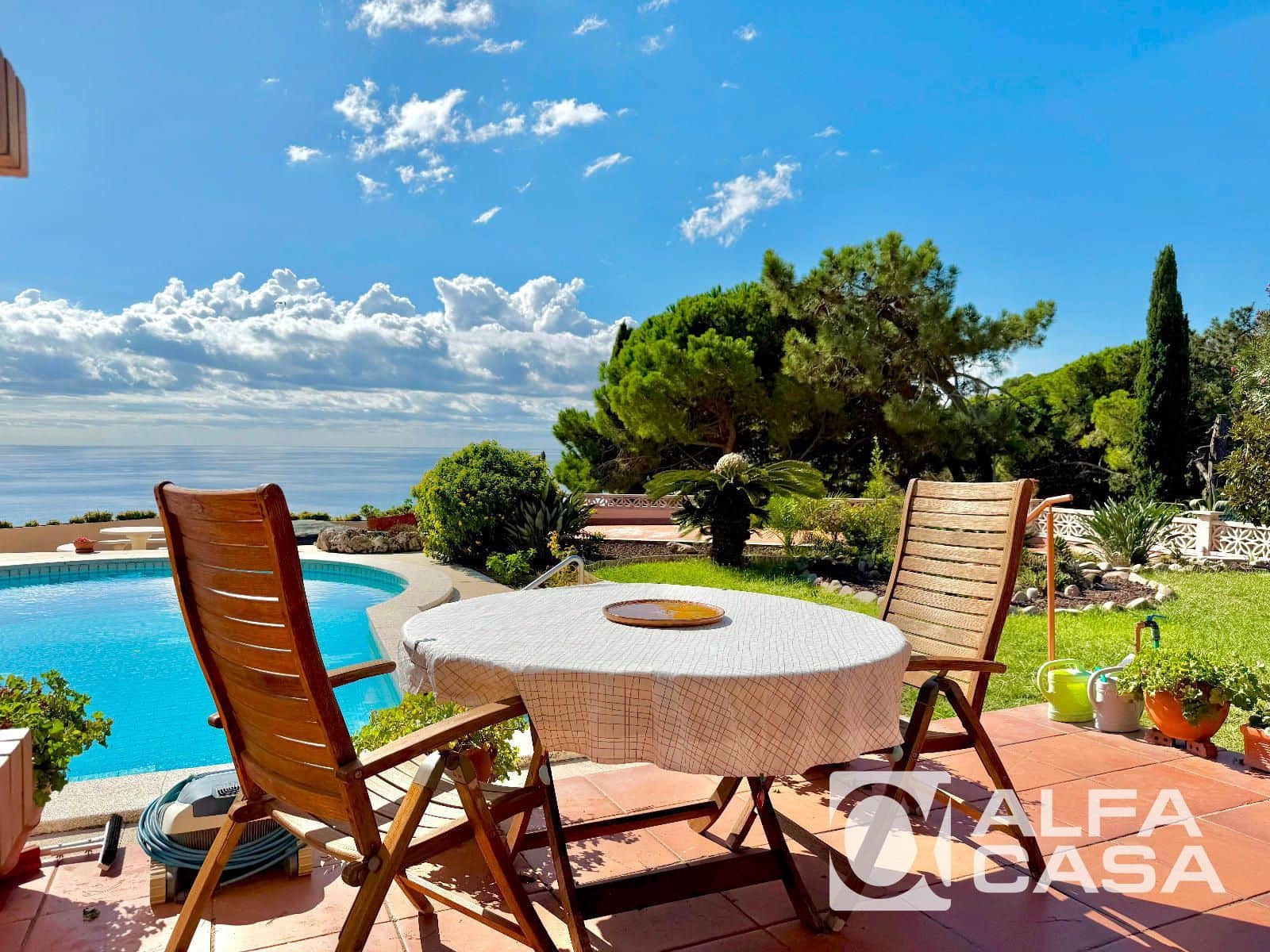 4 bedroom Villa for sale in Lloret de Mar with pool garage - € 1,890,000 (Ref: 9385826)