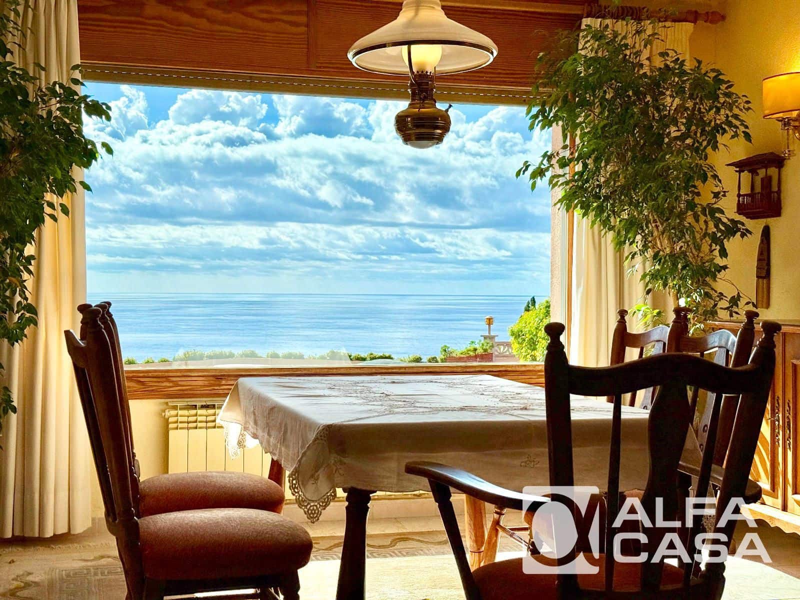 4 bedroom Villa for sale in Lloret de Mar with pool garage - € 1,890,000 (Ref: 9385826)